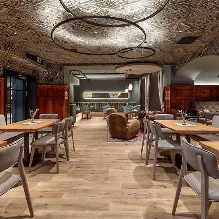 ホテル Stegerbraeu